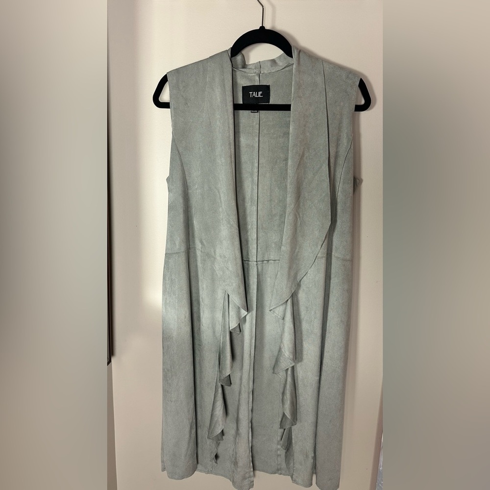 TAE Women's Gray Sleeveless Vest